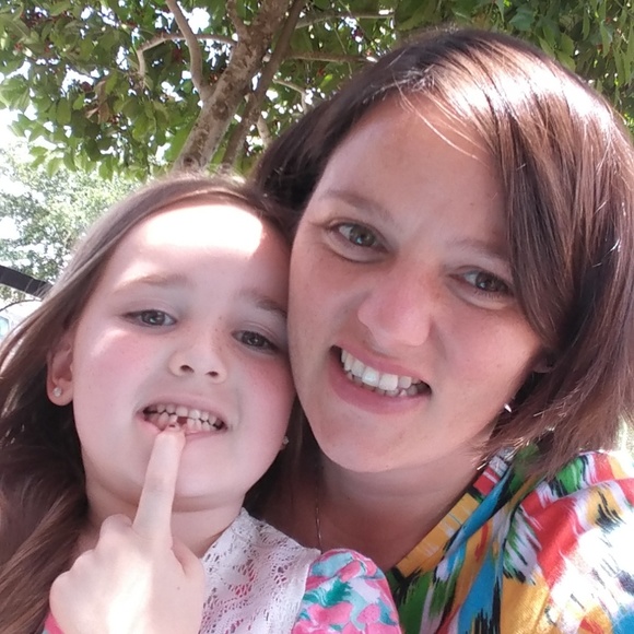 Meet your Posher, Susan - Picture 2 of 3